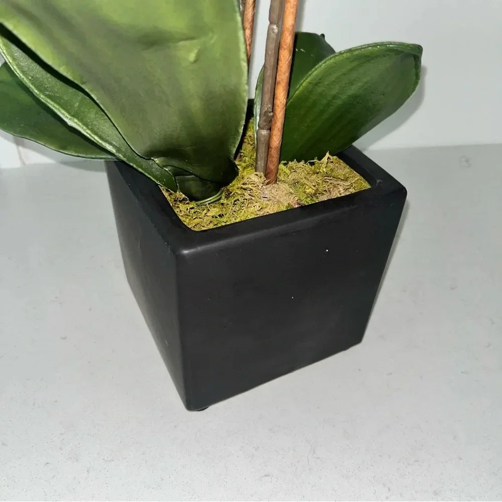 White‎ Faux Orchid Artificial Flowers with Vase Faux Plant Floral for Home Decor